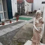 Villateresa Oda ve Kahvaltı 4*
